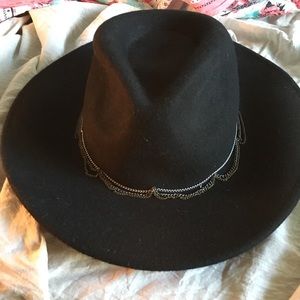 BOGO Forever 21 black hat